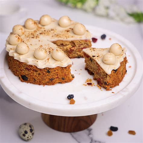 Simnel Cake | Easter Simnel Cake | Traditional Easter Cake – Liliyum ...