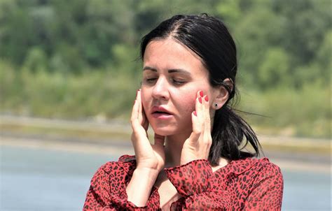 Why Does My Jaw Hurt? Uncover the Causes & Solutions for Jaw Pain