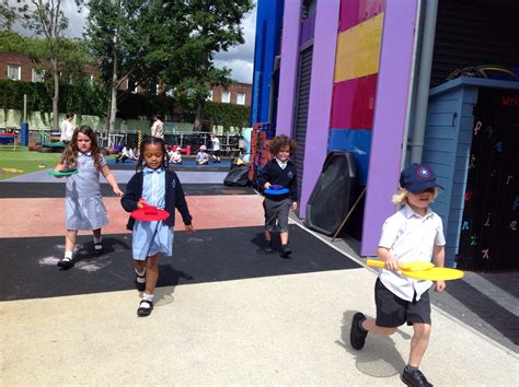 Hold a Sports Day 的图像结果