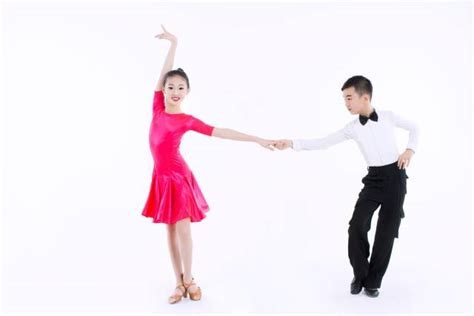 舞蹈入门20个基本动作,舞蹈技巧名称带图,舞蹈基本背肌图片_大山谷图库