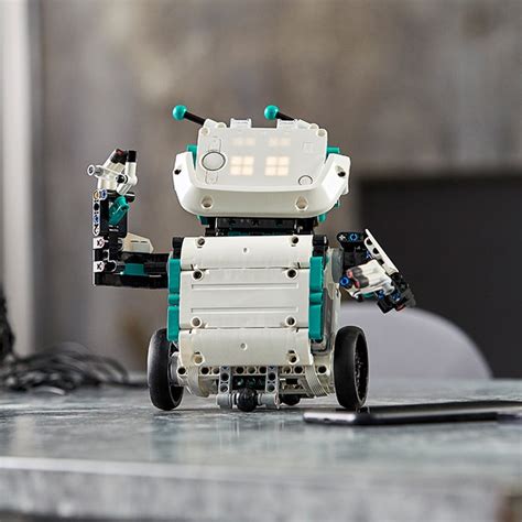 LEGO Robots 的图像结果