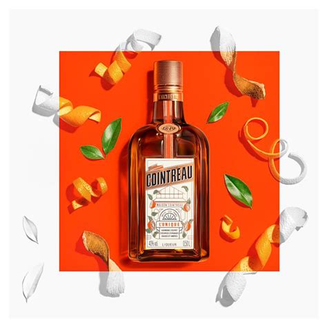 Cointreau Orange Liqueur Triple Sec 50cl | Zoom