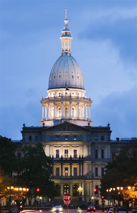 michigan-state-capitol - Michigan Pictures - Michigan - HISTORY.com