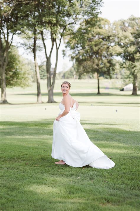 Wedding Photography by Suess Moments | Portfolio & Pricing