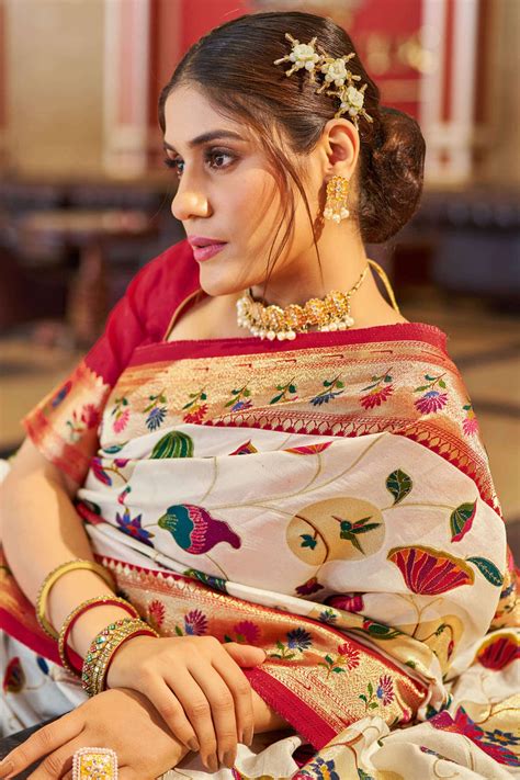 Pleasurable Off White Paithani Silk Saree With Flamboyant Blouse Piece ...