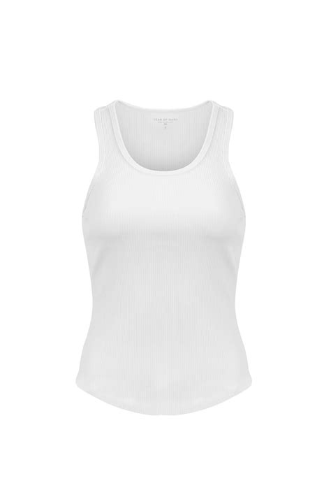 The Best White Tank Tops for Women: How to Style 17 Best Tanks | Observer