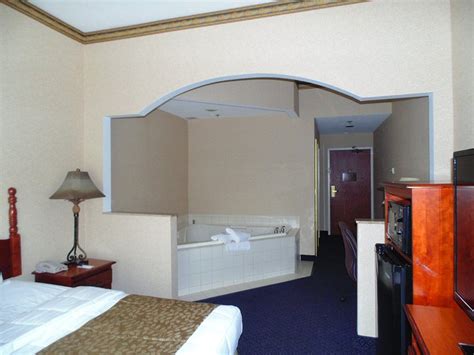 LAKESIDE RESORT AND CONFERENCE CENTER (Houghton Lake) - Hotel Reviews ...