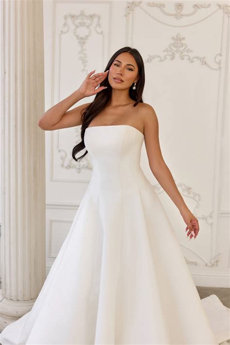 Martina Liana Bridal — The Wedding Studio