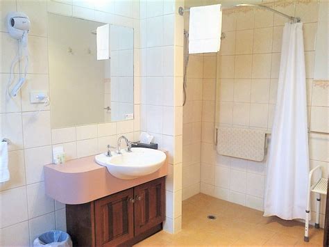 SUNNYMEAD HOTEL (Aireys Inlet) - Inn Reviews, Photos, Rate Comparison ...