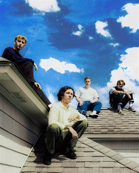 THE GATE (EN ESPAÑOL) - One Step Closer - LETRAS.COM