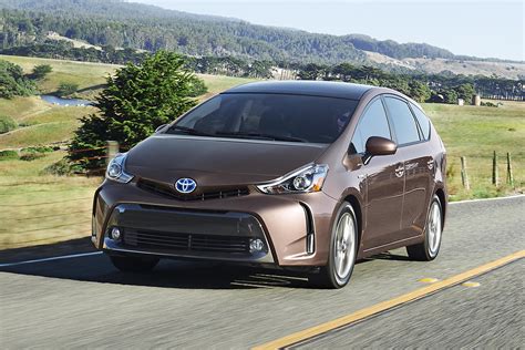 Toyota Prius 2015 - reviews, prices, ratings with various photos