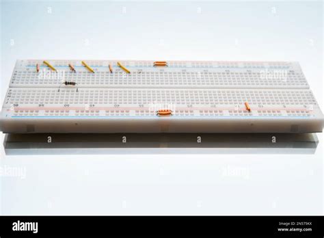 Solderless Breadboard Tutorial 的图像结果