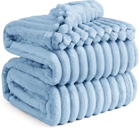 Amazon.com: Bedsure GentleSoft Blue Fleece Blanket for Couch - Cozy ...