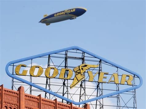 Los dirigibles vuelven a surcar USA: como restaurante y por los 125 ...