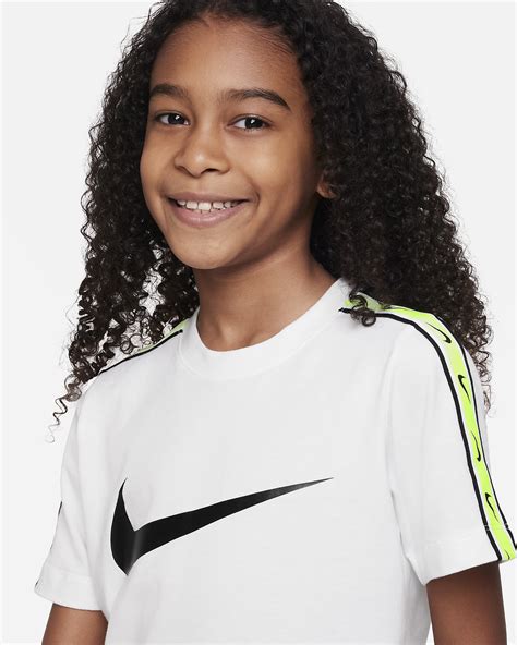 Nike Sportswear Repeat Older Kids' (Boys') T-Shirt. Nike ID