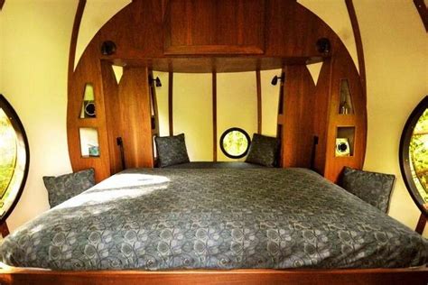 Hanging Hotel In Canada Called The Free Spirit Spheres