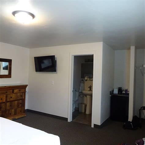 THE ROOSEVELT HOTEL - YELLOWSTONE (Gardiner) - Villa Reviews, Photos ...