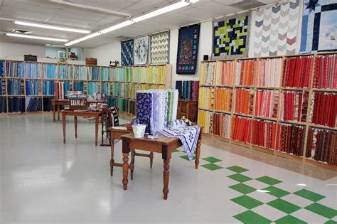 Local Quilt Shop Day 的图像结果