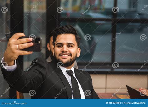 International Business People in Suits 的图像结果