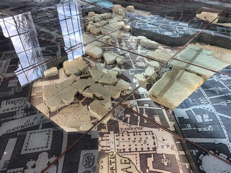 大理石製ローマ地図 Forma Urbis Romae, 100年の時を経て再び展示 – 残照の古代ローマ