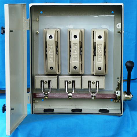 MAG MAIN SWITCH Available 32 Amps 63 Amps 100 Am... | MAG STARTERS ...