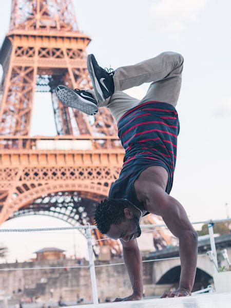 Breaking in France: Details about the community