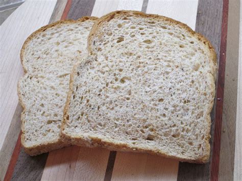 Please, DON'T pass the salt!: Safeway Multi-Grain Very Low Sodium Bread