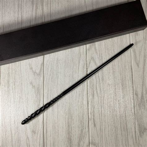 Harry Potter Ginny Weasley STEEL CORE wand, Hobbies & Toys, Memorabilia ...