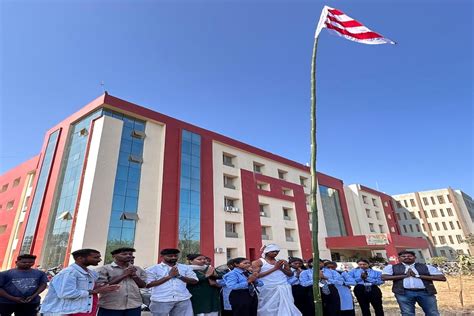 DSPMU कैंपस में सरना झंडा गड़ी कार्यक्रम संपन्न, आदिवासी छात्र संघ ने ...