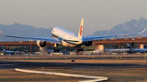关于北京首都机场飞机的换乘问题