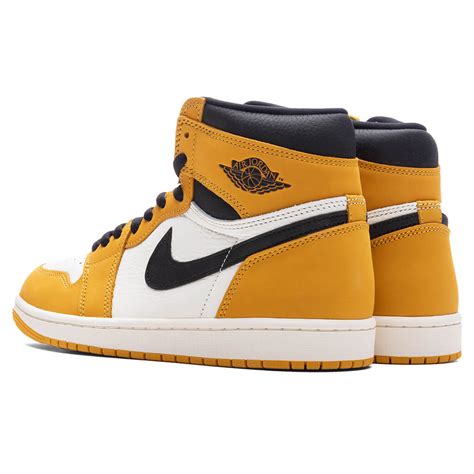 Air Jordan 1 Retro High OG 'Yellow Ochre' - Yellow Ochre/Black/Sail ...