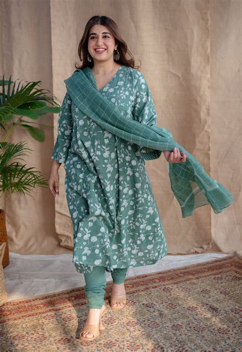 INDIAN ETHNIC WOMEN'S Zahia Dabu Slub Cotton Kurta – THE INDIAN ETHNIC CO.