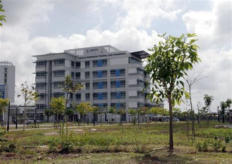 Universiti Tun Hussein Onn Malaysia (UTHM) (Johor Bahru, Malaysia)