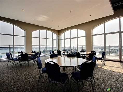 Restaurant Tables and Chairs 的图像结果