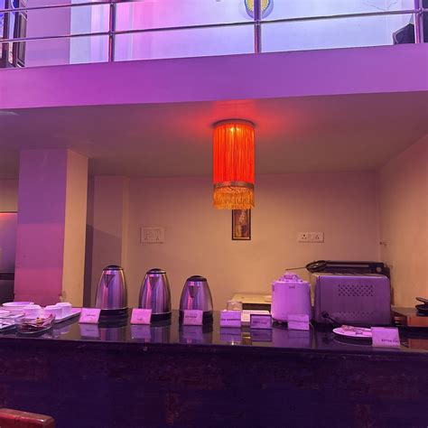 GRACIOUS BY VISHESH HOTELS & HOME STAY (New Delhi) - Hotel Reviews ...