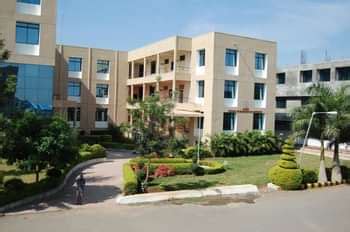 Top LLB Colleges in Pune 2026: Ranking, Fees, Admission, Placement 2026