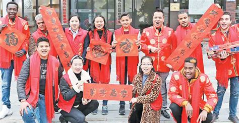 广西南宁最热闹美食街，常年人山人海，南宁人却吐槽：外地人去的-搜狐大视野-搜狐新闻