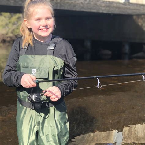 TideWe Chest Waders for Kids, Waterproof Fishing Youth Waders PVC Chest Waders with Boot Hanger