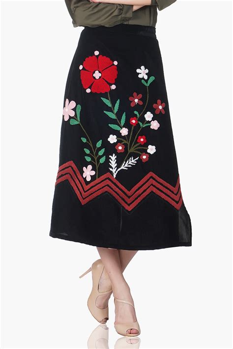 Buy Floral Embroidered Black Rapron Online – bohogirl.in