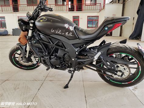 Prueba Benelli 502 C, única en su especie | Moto1Pro