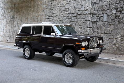 1990 Jeep Grand Wagoneer | Motorcar Studio