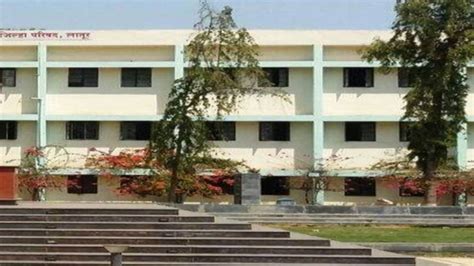 पिता को टिकट न मिलने से नाराज शख्स की गंदी हरकत! NCP विधायक के दफ्तर के ...