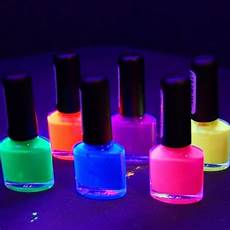 maquillage fluo pas cher question actu un maquillage fluorescent maquillage fluo pas cher question actu un maquillage fluorescent