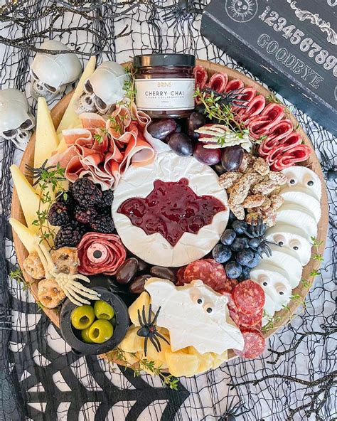 Charbooterie spooky charcuterie board for halloween – Artofit