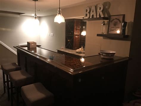 Elegant DIY L-Shaped Home Bar This beautiful L-shaped home bar was ...