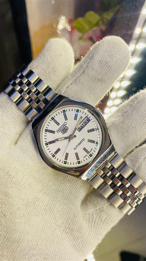 Seiko 5 Automatic 17 Jewels – Vintage Daily Wear Watch - National ...