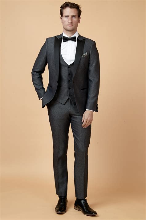 Grey Wedding Suit 的图像结果