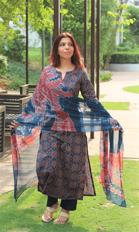 Best Sellers – Baareeki