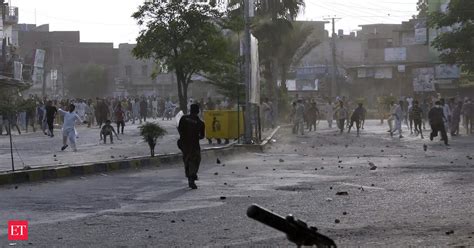 Pakistan: Mob attacks on Christian churches and homes in Pakistan set ...