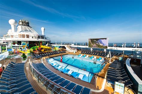 Теплоход «Spectrum of the Seas (Созвездие)», расписание круизов ...